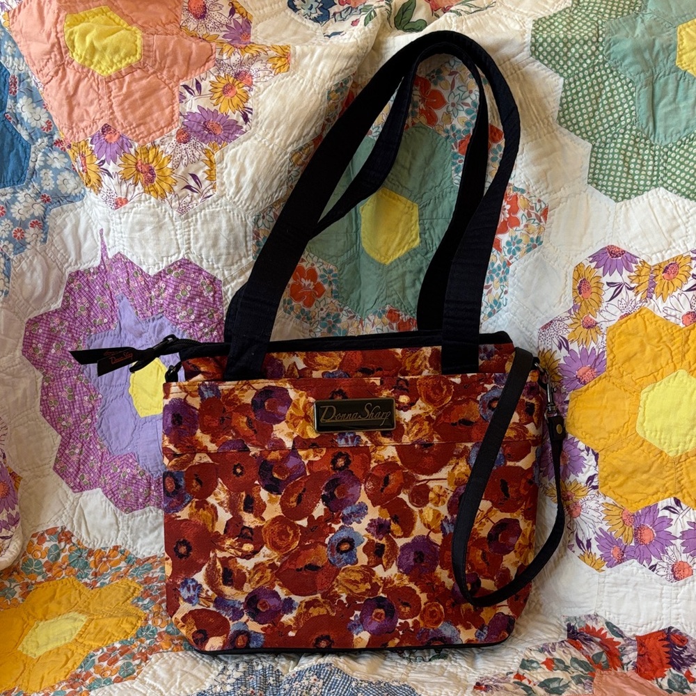 FALL COLORS SALE Donna Sharp Floral Print Shoulder Bag